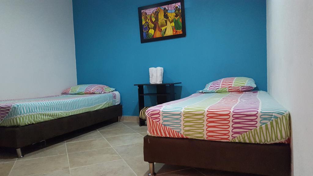 Hostal El Hangar Rionegro Exterior foto